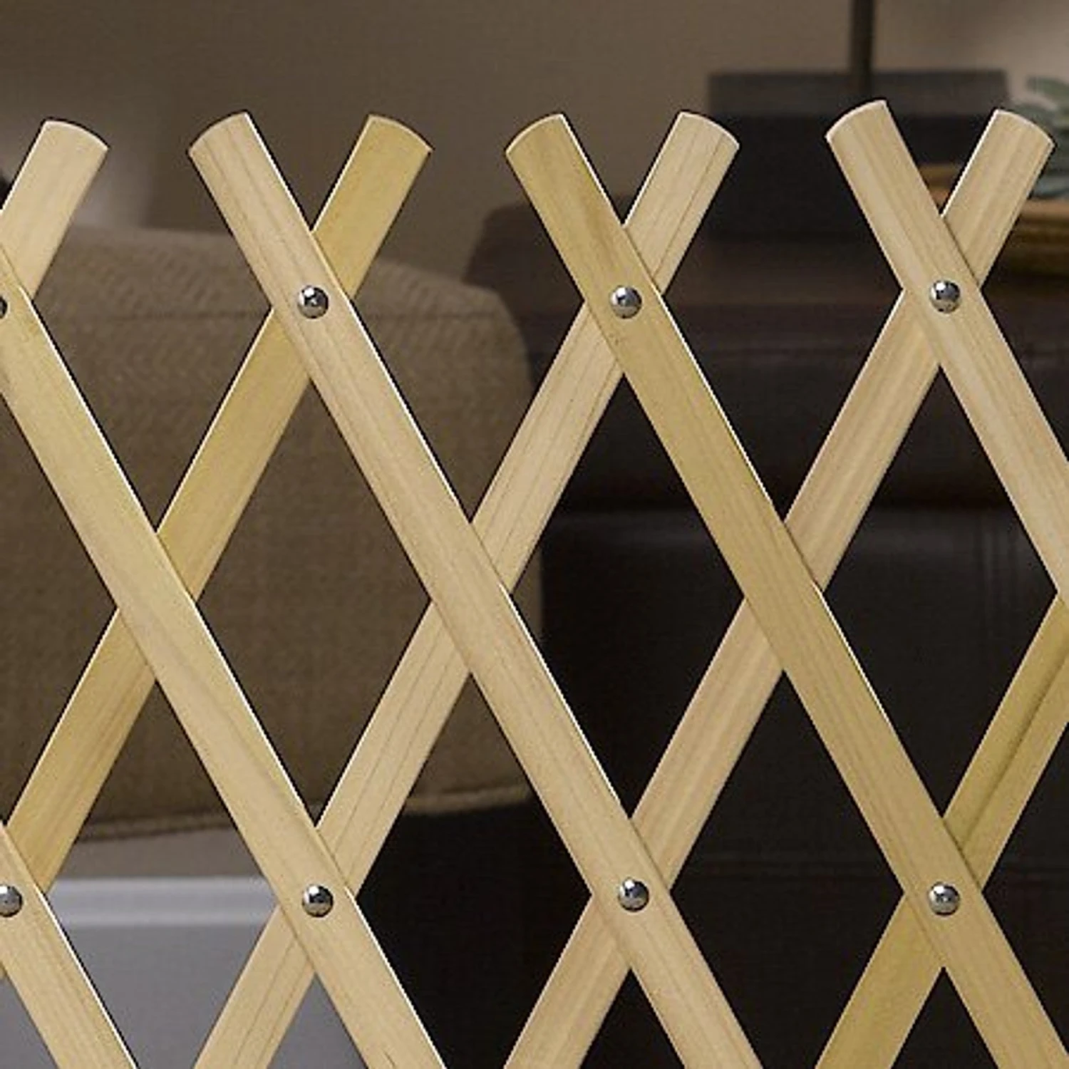 GMI Keepsafe Wooden Expanding Pet Gate 3 GMI Keepsafe Wooden Expanding Pet Gate - Image 3