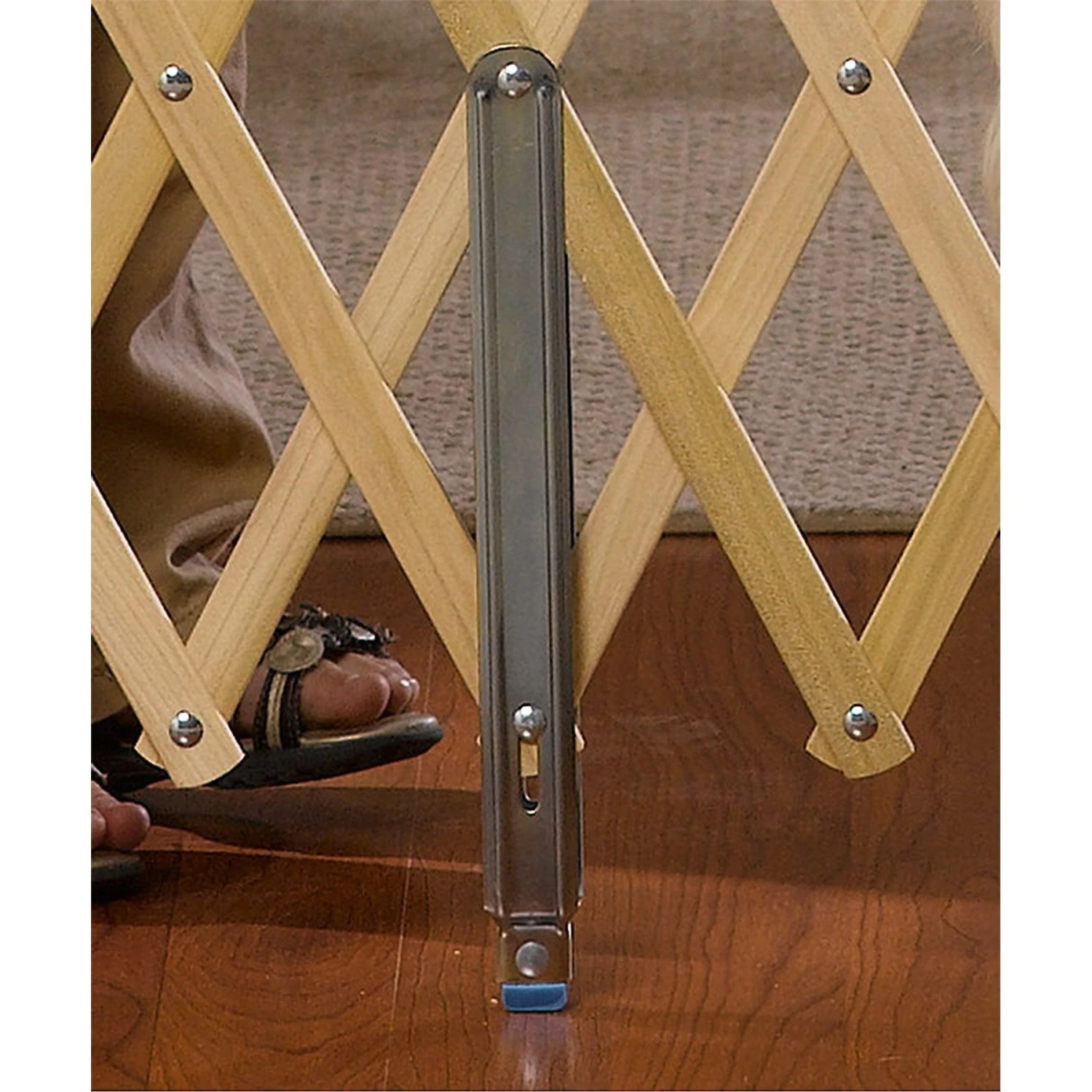 GMI Keepsafe Wooden Expanding Pet Gate 5 GMI Keepsafe Wooden Expanding Pet Gate - Image 5