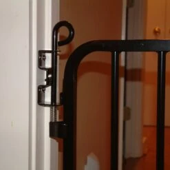 Cardinal Gates Auto-Lock Pet Gate -PetSafe Kong Shop 134769 PT3. AC SS1800 V1502392232