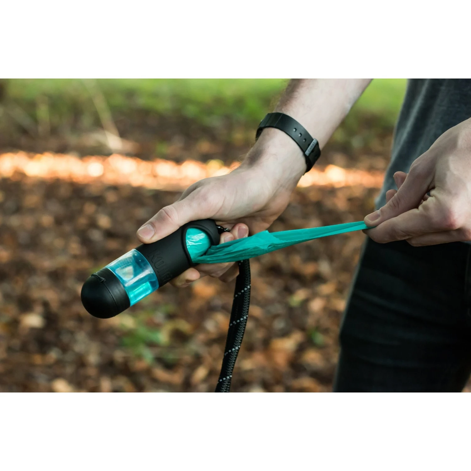 KONG HandiPOD Clean Dog Poop Bag Dispenser 5 KONG HandiPOD Clean Dog Poop Bag Dispenser - Image 5