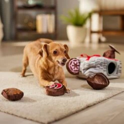 STAR WARS Valentine Box Of Chocolates Hide & Seek Puzzle Plush Squeaky Dog Toy 7 STAR WARS Valentine Box Of Chocolates Hide & Seek Puzzle Plush Squeaky Dog Toy -PetSafe Kong Shop 298989 PT3. AC SS1800 V1701364860