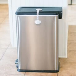 MyPet Safety Paws Mischief Minder Strap Locks For Dog & Cat 8 MyPet Safety Paws Mischief Minder Strap Locks For Dog & Cat -PetSafe Kong Shop 319753 PT2. AC SS1800 V1635257866