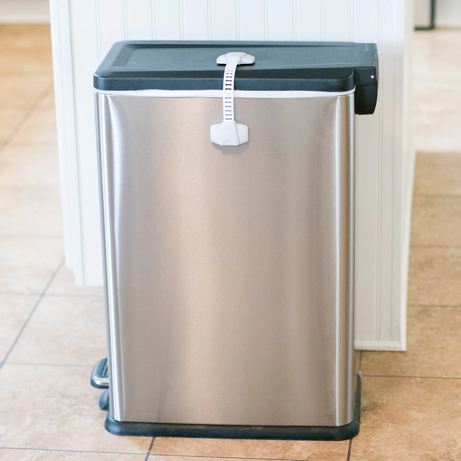 MyPet Safety Paws Mischief Minder Strap Locks For Dog & Cat 3 MyPet Safety Paws Mischief Minder Strap Locks For Dog & Cat - Image 3