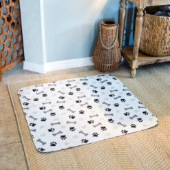 Green Lifestyle Printed Reusable Cat & Dog Pee Pads, Blue & White 11 Green Lifestyle Printed Reusable Cat & Dog Pee Pads, Blue & White -PetSafe Kong Shop 344909 PT3. AC SS1800 V1637112395