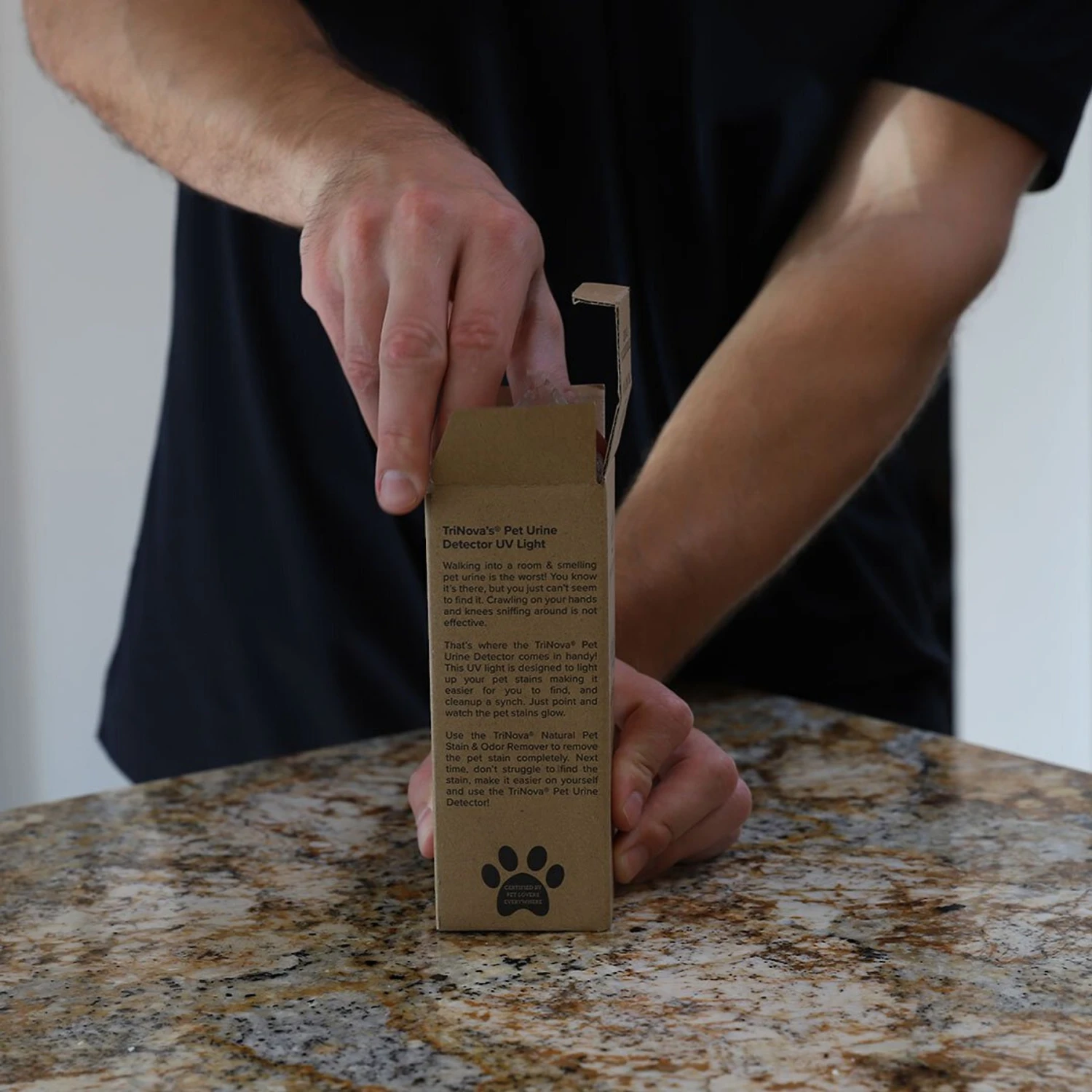 TriNova Dog & Cat Urine Detector, Black, Handheld 4 TriNova Dog & Cat Urine Detector, Black, Handheld - Image 4