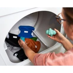 Pet Parents FurBall Laundry Pet Hair Remover, 2 Count -PetSafe Kong Shop 796558 PT7. AC SS1800 V1695760303