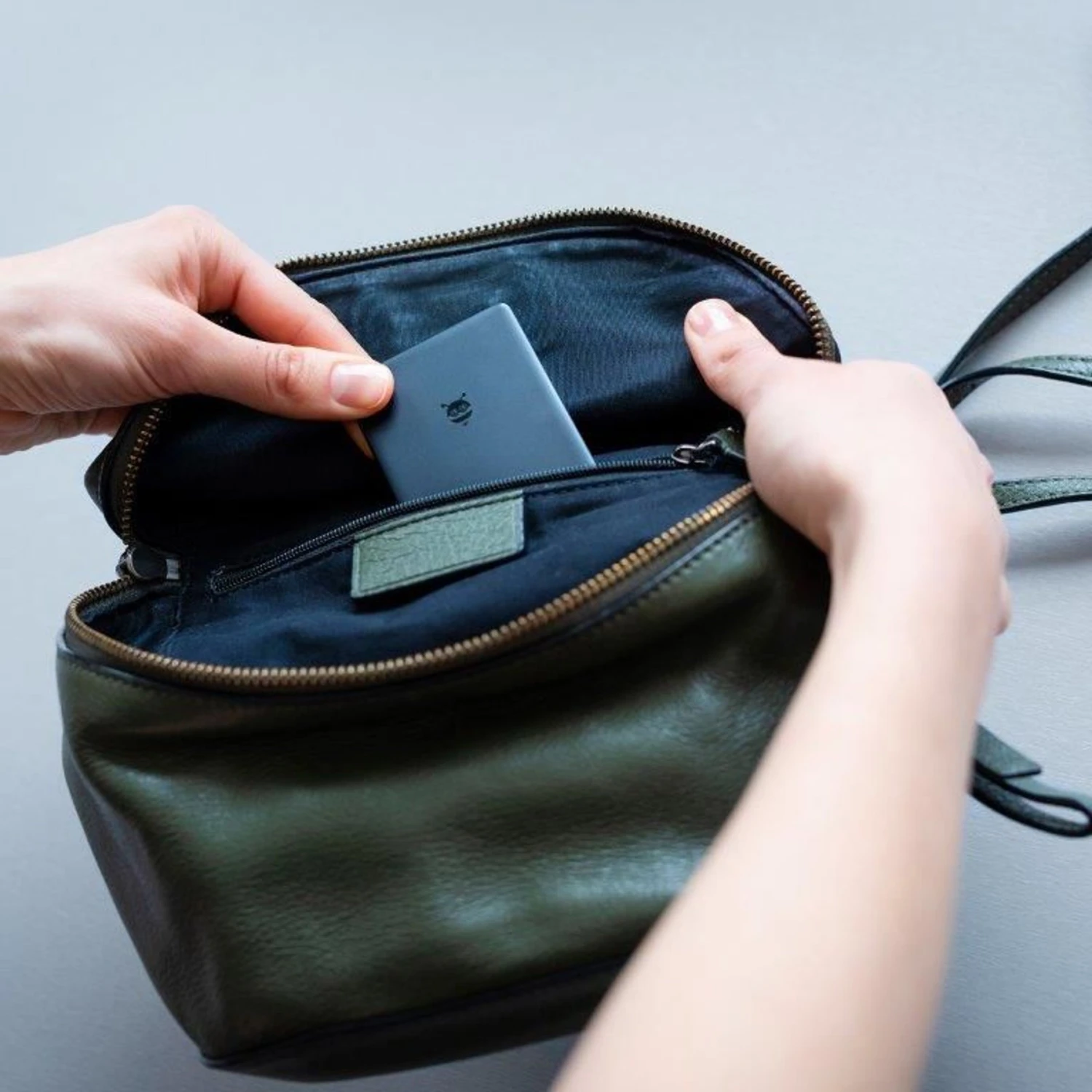 Pebblebee Card Pet Accessory Tracker, Black 7 Pebblebee Card Pet Accessory Tracker, Black - Image 7