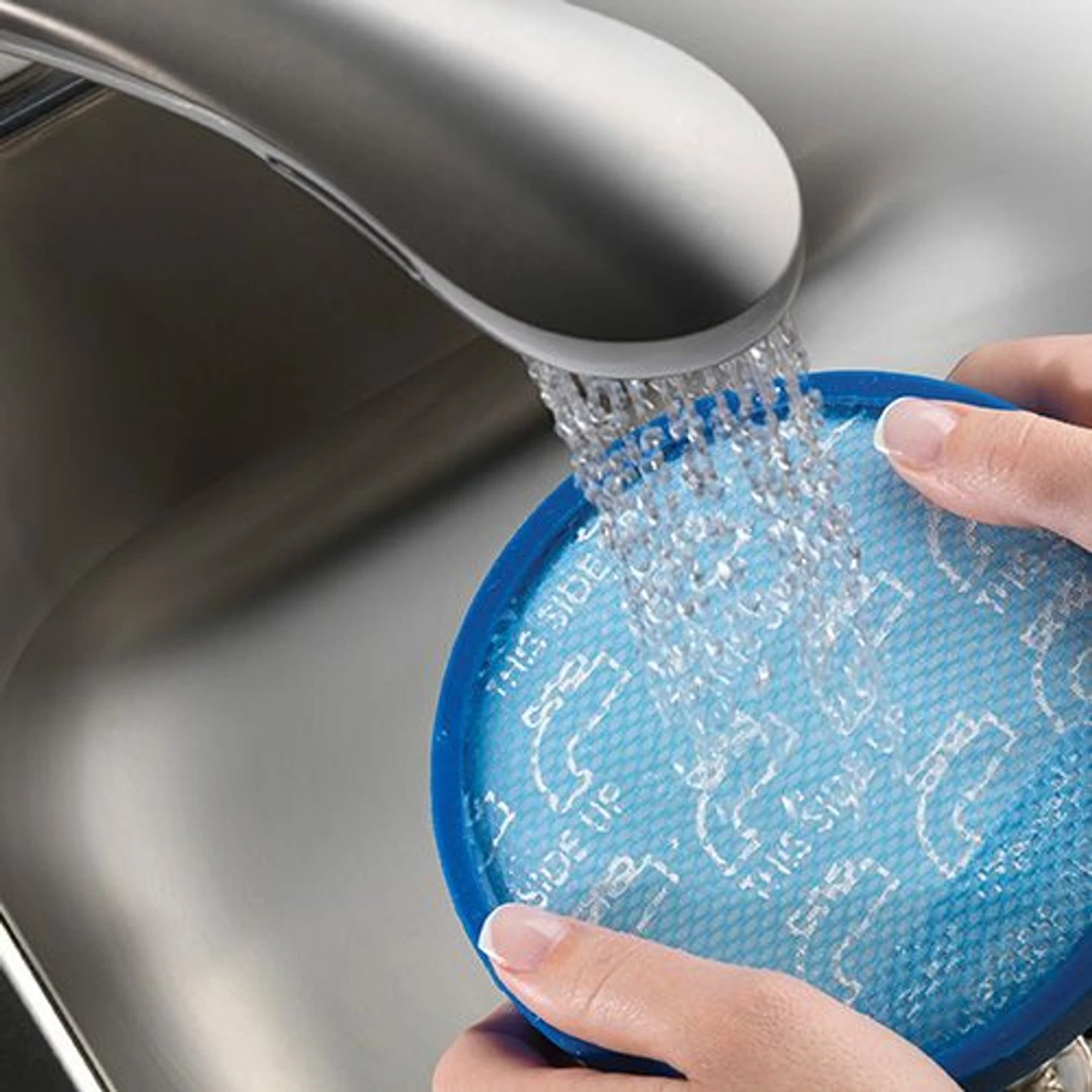 Hoover Fresh Linen Carpet & Room Refresher, 32-oz Bottle 6 Hoover Fresh Linen Carpet & Room Refresher, 32-oz Bottle - Image 6